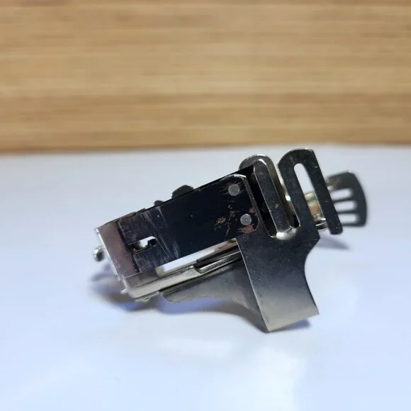 Singer Ruffler Foot Attachment 1261 For Singer Sewing Machine - Picture 7 of 7